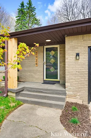 $359,900 | 2926 Chamberlain Avenue Southeast, Grand Rapids, MI 49508