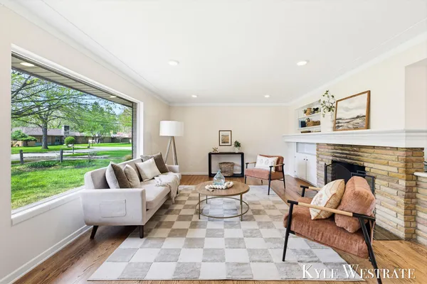 $359,900 | 2926 Chamberlain Avenue Southeast, Grand Rapids, MI 49508