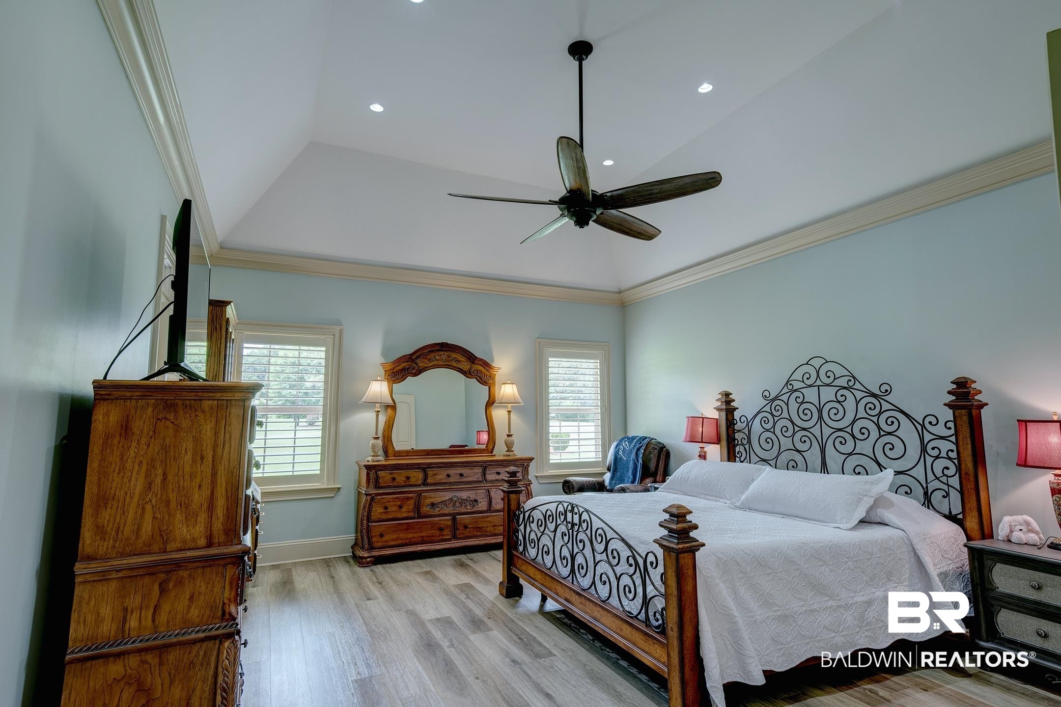 9357 Lakeview Drive Foley, AL 36535 - Photo 45 of 68 Vaulted ceiling with recessed lighting and crown molding