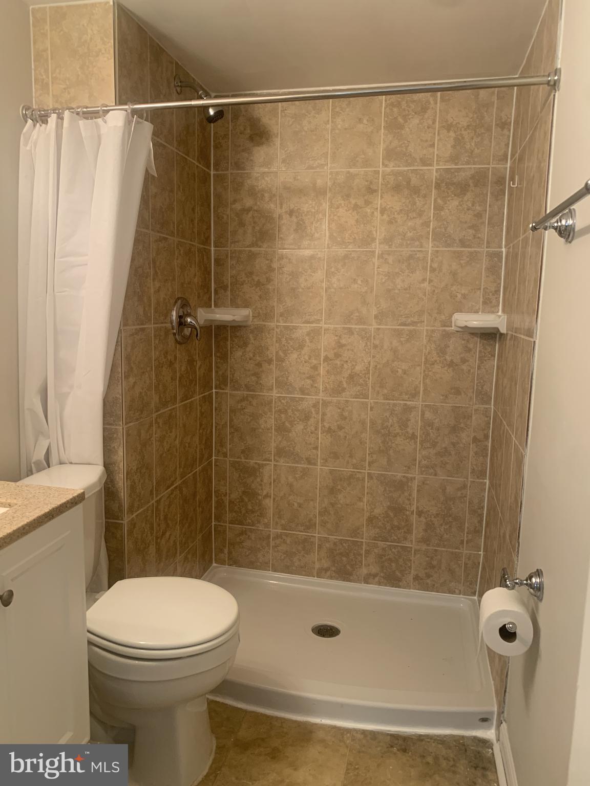 163 Wiltshire Road Claymont, DE 19703 - Photo 19 of 32 Ground level bedroom with full bath