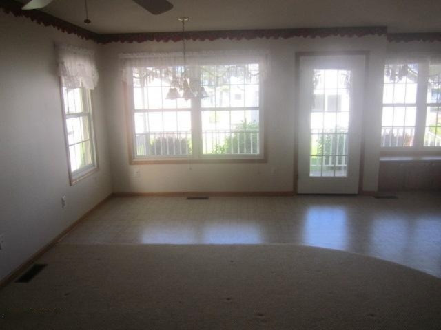 8502 Silver Lake Road, Unit 5 Mears, MI 49436 - Photo 5 of 9 263-464552 8502 w silverlake rd livingro