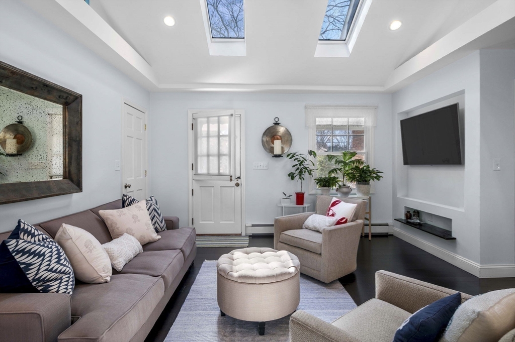 8 Highwood Road Manchester, MA 01944 - Photo 3 of 26 Gallery Image 3