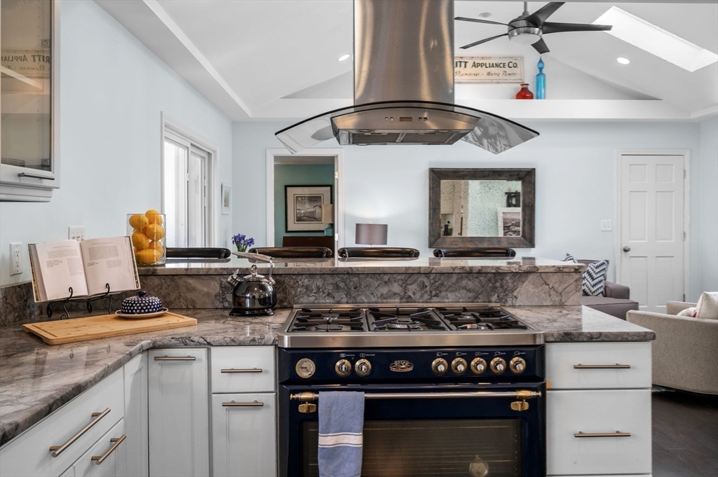 8 Highwood Road Manchester, MA 01944 - Photo 5 of 26 Gallery Image 5