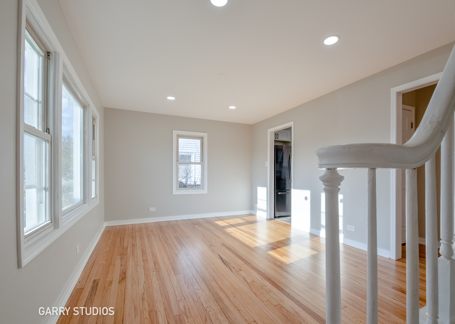 229 Addison Road Addison, IL 60101 - Photo 4 of 20