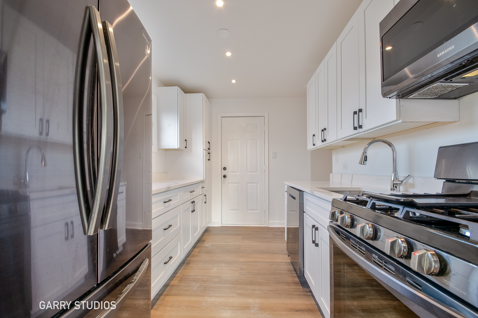 229 Addison Road Addison, IL 60101 - Photo 6 of 20