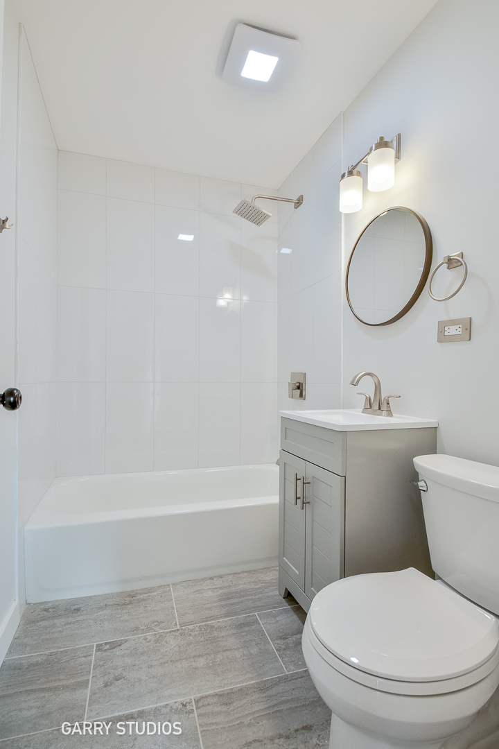 229 Addison Road Addison, IL 60101 - Photo 8 of 20