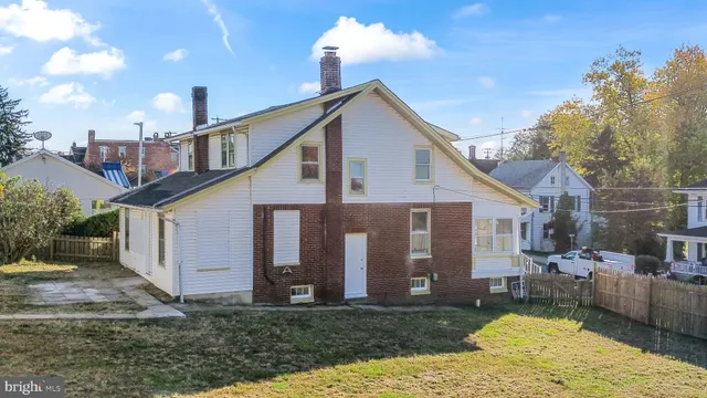 $285,000 | 27 North Main Street, York New Salem, PA 17371