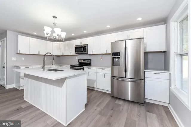 $285,000 | 27 North Main Street, York New Salem, PA 17371