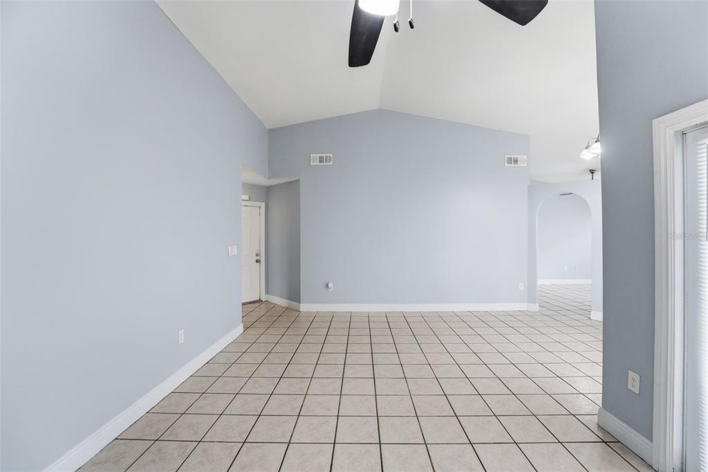 11242 Southwest 64th Street Miami, FL 33173 - Photo 11 of 36