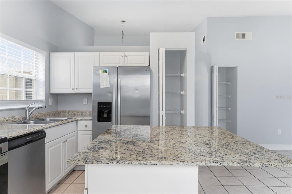 11242 Southwest 64th Street Miami, FL 33173 - Photo 13 of 36