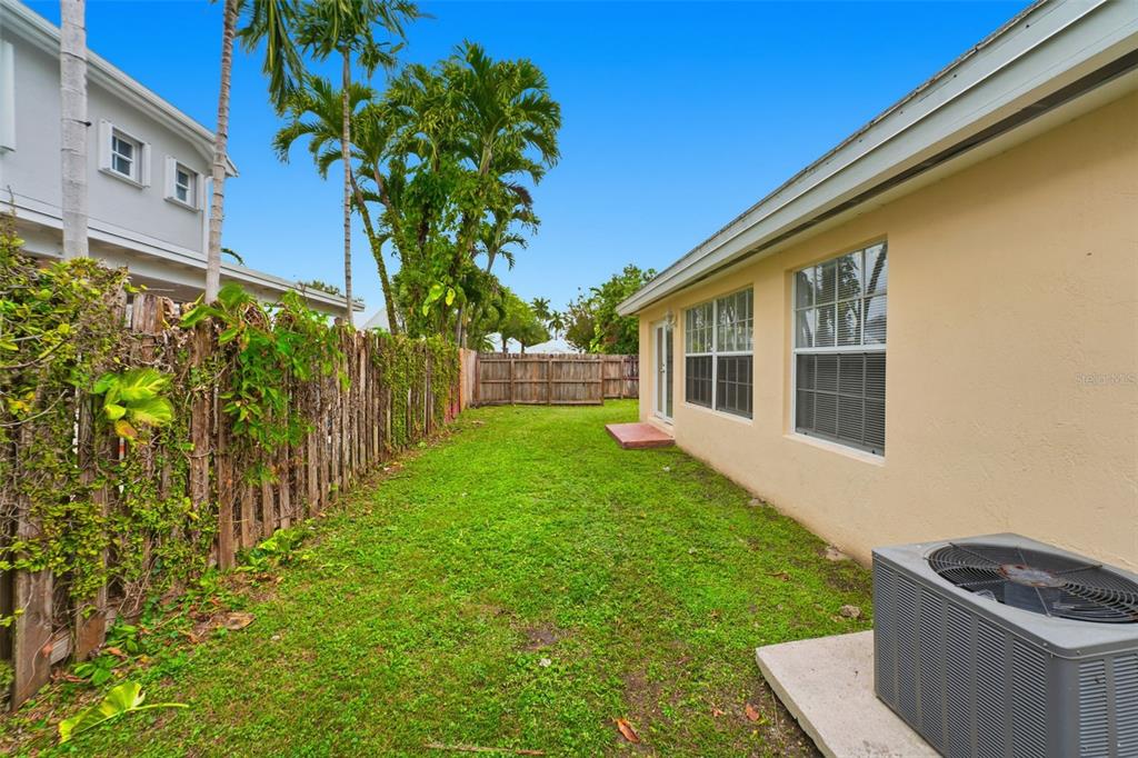 11242 Southwest 64th Street Miami, FL 33173 - Photo 33 of 36
