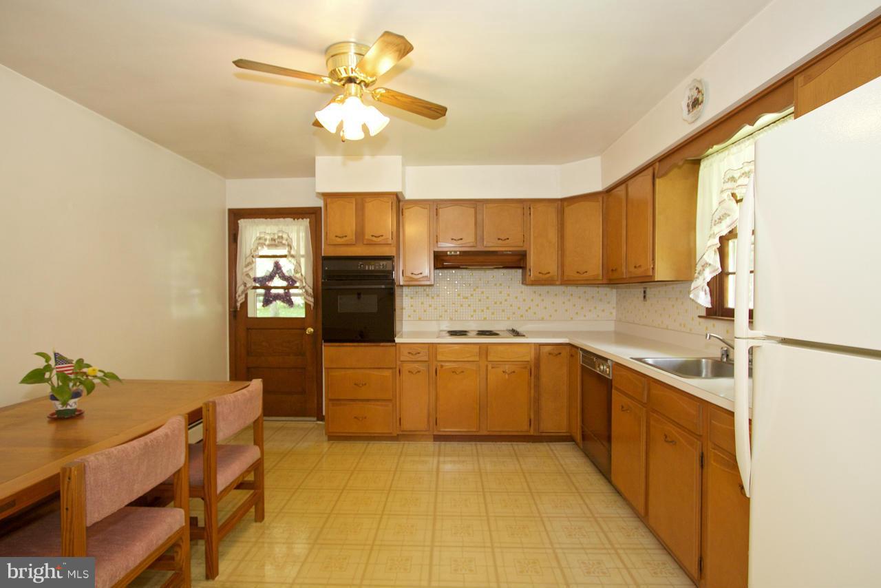 5906 Glen Arm Road Glen Arm, MD 21057 - Photo 11 of 30 Kitchen