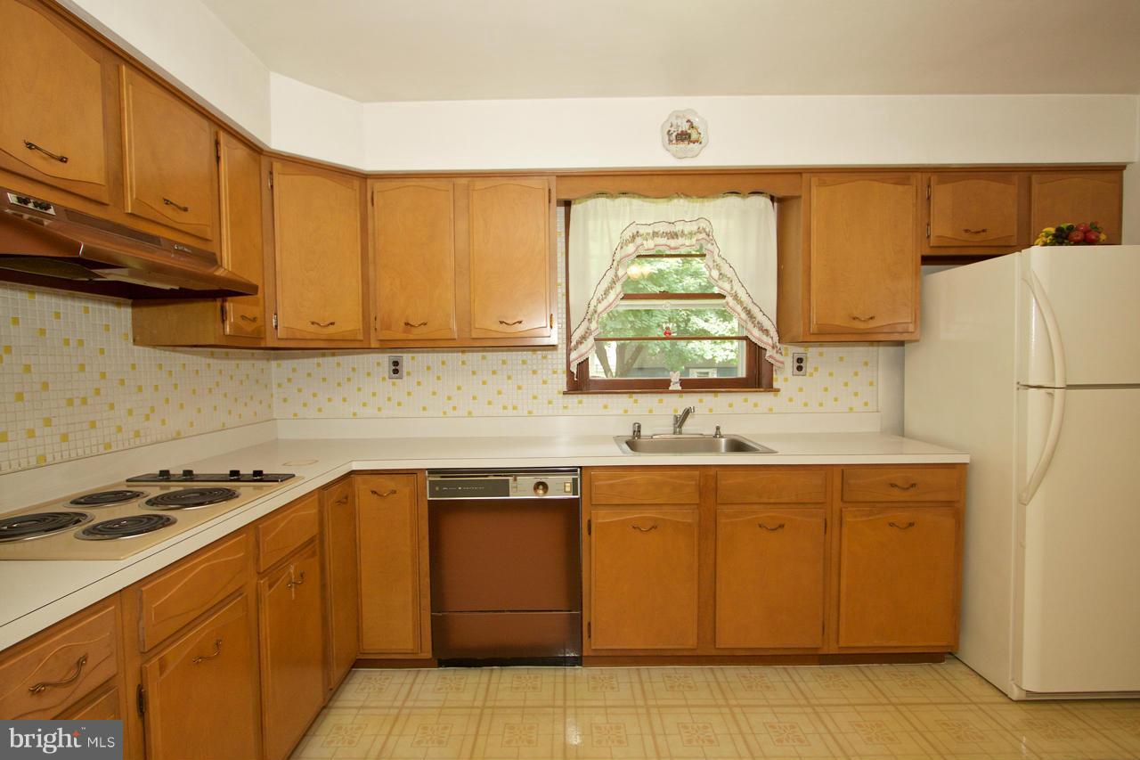 5906 Glen Arm Road Glen Arm, MD 21057 - Photo 14 of 30 Kitchen