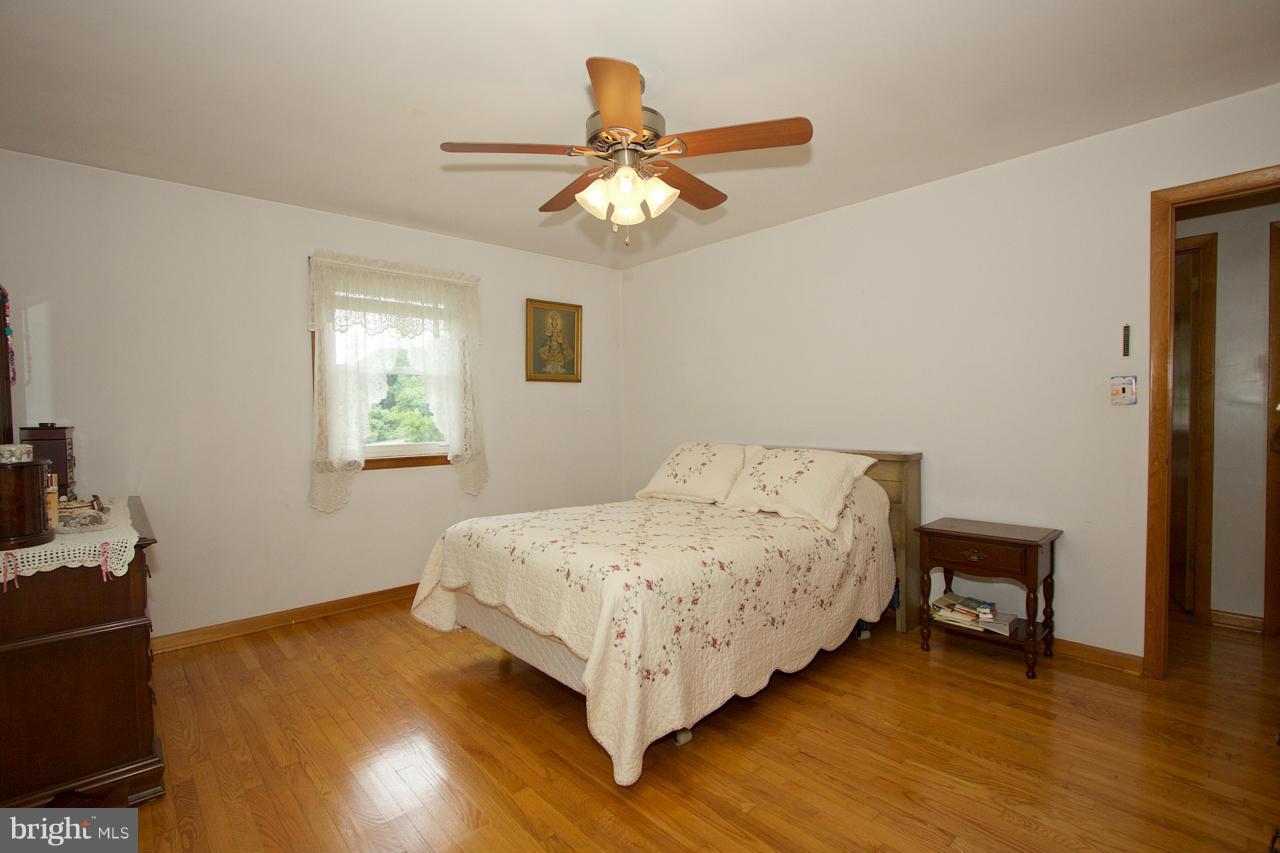5906 Glen Arm Road Glen Arm, MD 21057 - Photo 17 of 30 Bedroom