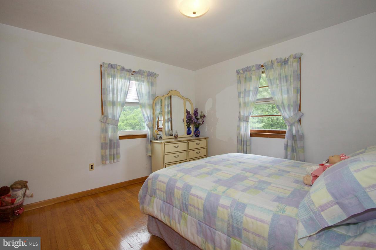 5906 Glen Arm Road Glen Arm, MD 21057 - Photo 19 of 30 Bedroom