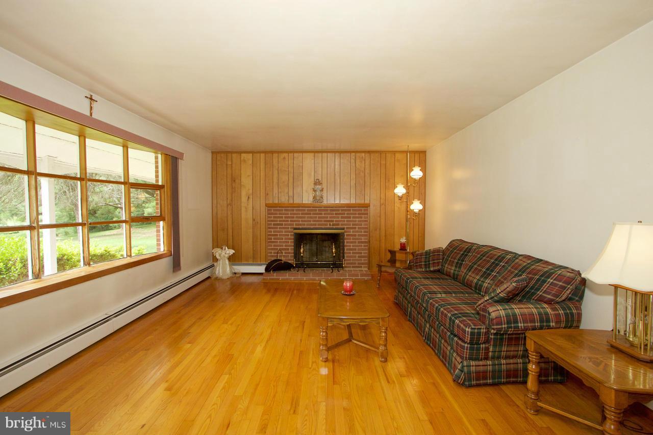 5906 Glen Arm Road Glen Arm, MD 21057 - Photo 5 of 30 Living Room