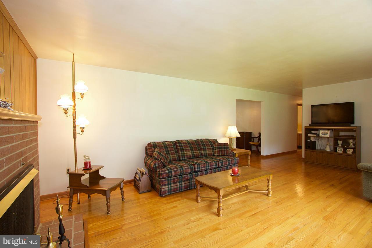 5906 Glen Arm Road Glen Arm, MD 21057 - Photo 6 of 30 Living Room