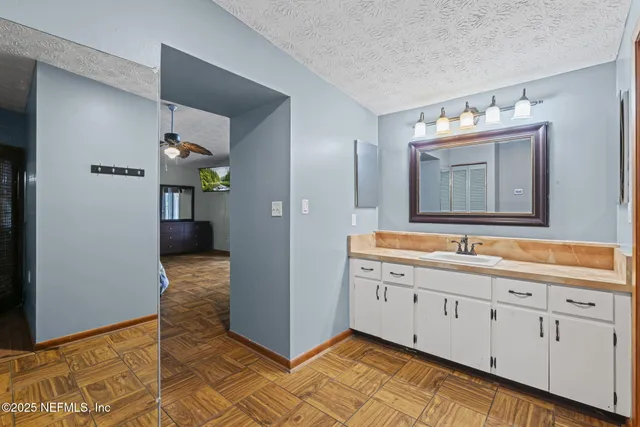 $499,900 | 6490 Woodland Drive, Keystone Heights, FL 32656