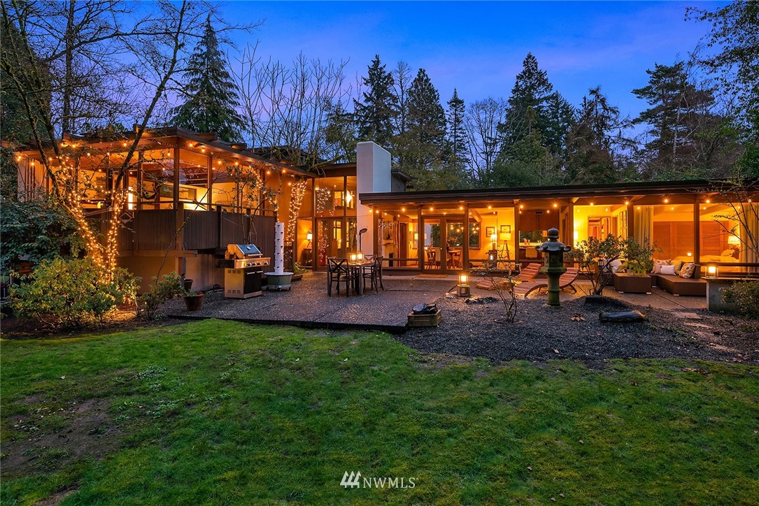 4204 West Mercer Way Mercer Island, WA 98040 - Photo 1 of 40