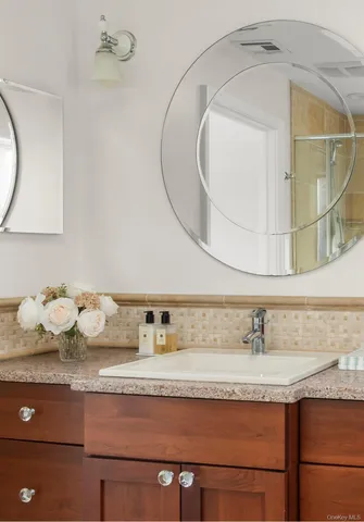 $1,150,000 | 3 Lisa Court, Red Hook, NY 12571