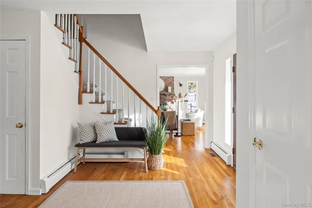 $1,150,000 | 3 Lisa Court, Red Hook, NY 12571