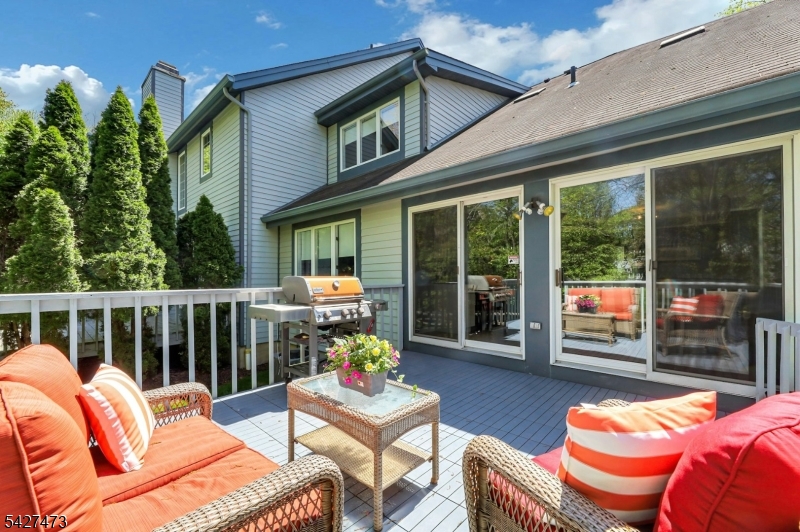 100 Easedale Road, Unit 100 Wayne, NJ 07470 - Photo 6 of 43 a outdoor space with patio furniture and garden view