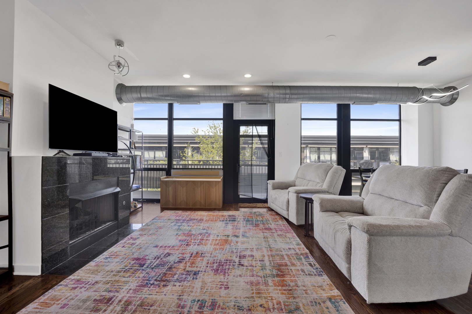 1150 West 15th Street, Unit 401 Chicago, IL 60608 - Photo 2 of 22