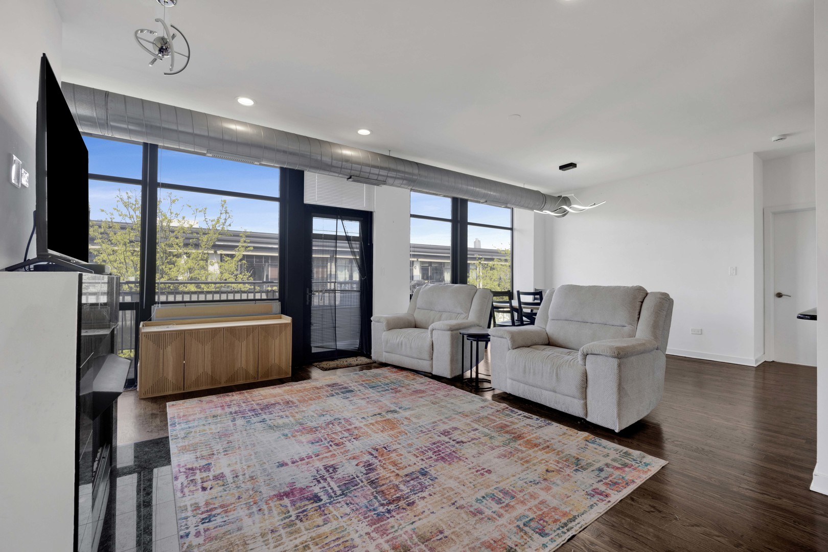 1150 West 15th Street, Unit 401 Chicago, IL 60608 - Photo 3 of 22