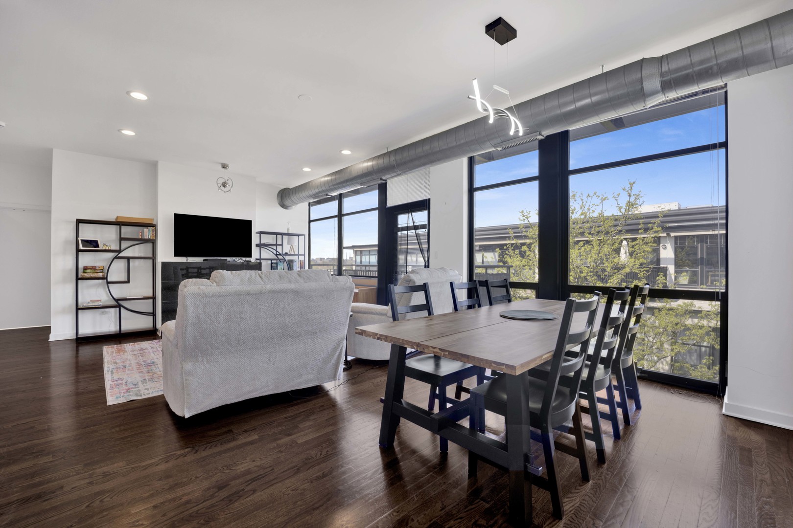 1150 West 15th Street, Unit 401 Chicago, IL 60608 - Photo 4 of 22