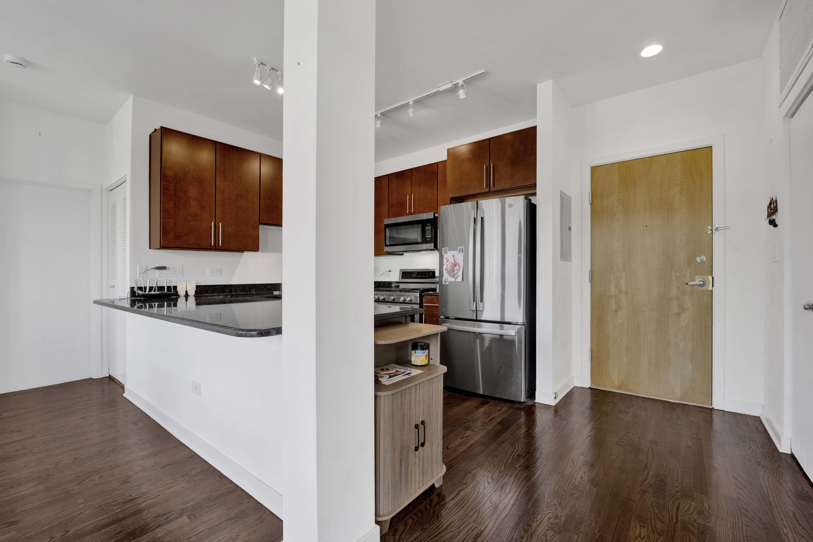 1150 West 15th Street, Unit 401 Chicago, IL 60608 - Photo 7 of 22