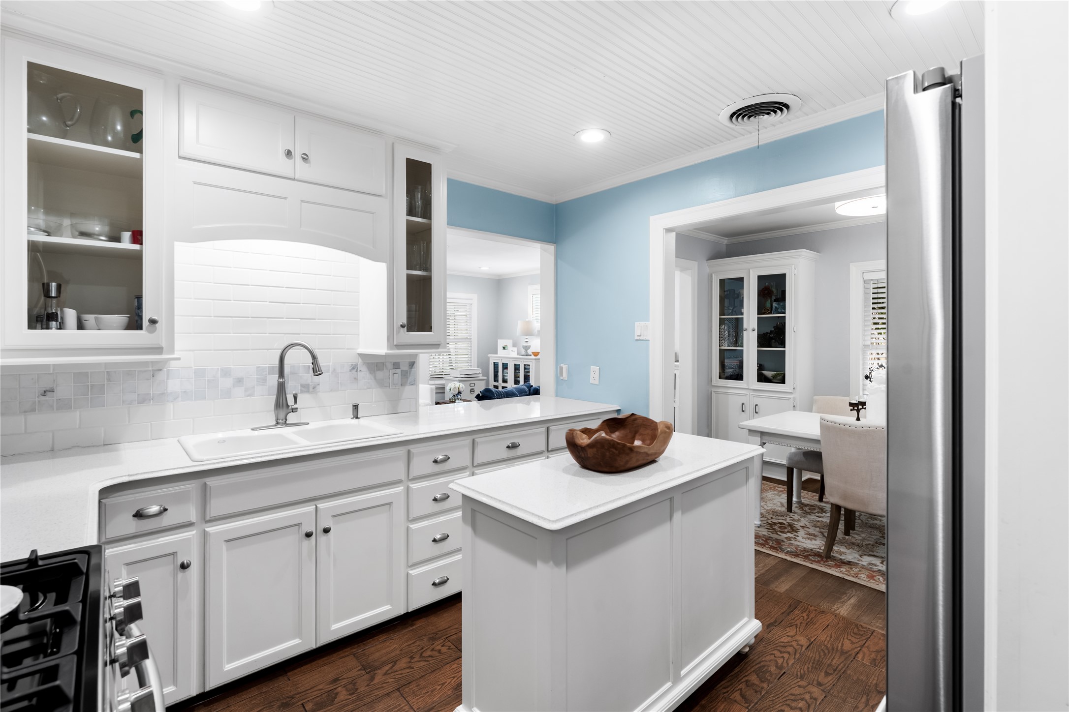 1701 West 33rd Street Austin, TX 78703 - Photo 16 of 33 Kitchen with tons of storage!