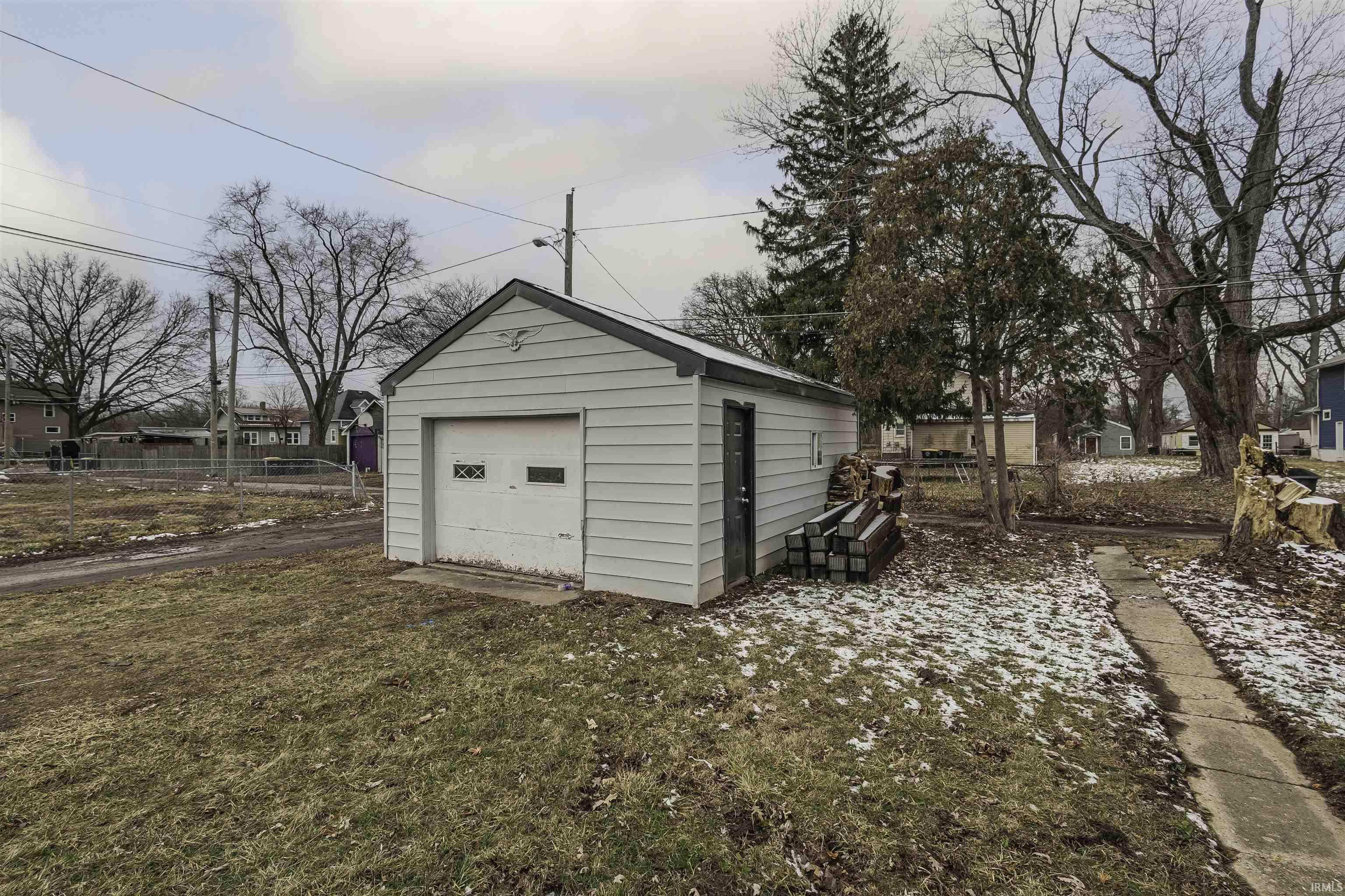 2072 Phenie Street Fort Wayne, IN 46802 - Photo 2 of 7