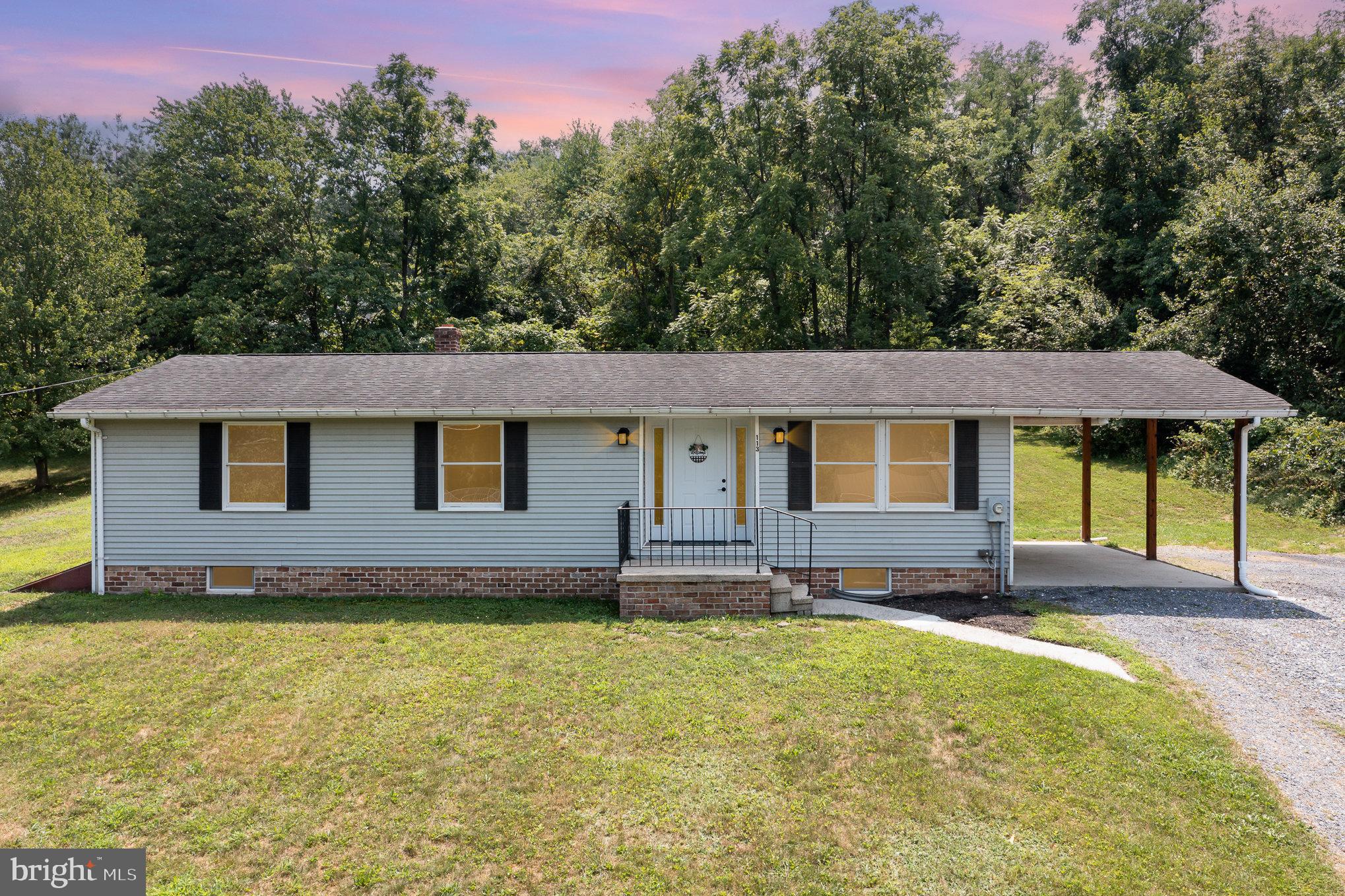 Welcome to 113 W Greenhouse Road!