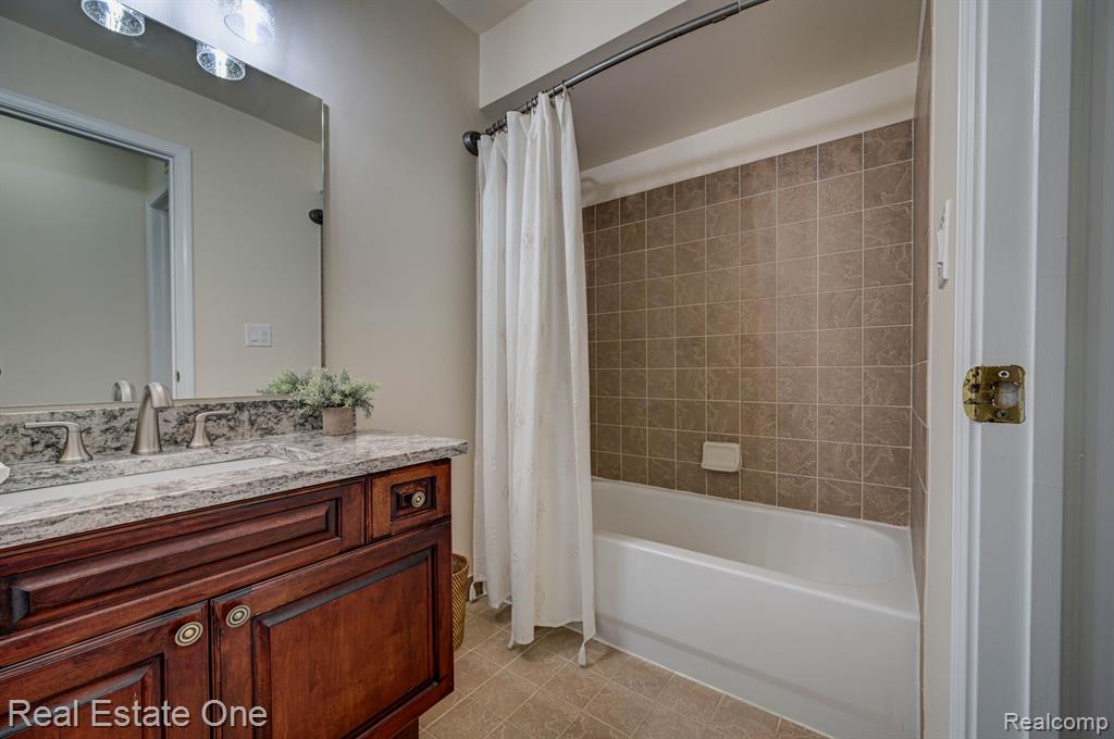 3578 Oakmonte Boulevard, Unit 96 Rochester, MI 48306 - Photo 35 of 47