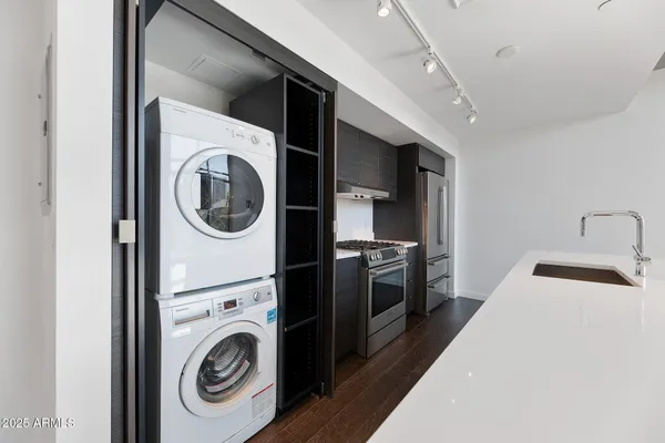 $2,150 | 100 West Portland Street, Unit 505, Phoenix, AZ 85003