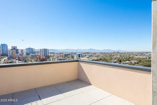 $2,150 | 100 West Portland Street, Unit 505, Phoenix, AZ 85003