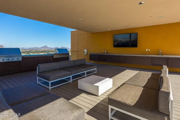$2,150 | 100 West Portland Street, Unit 505, Phoenix, AZ 85003