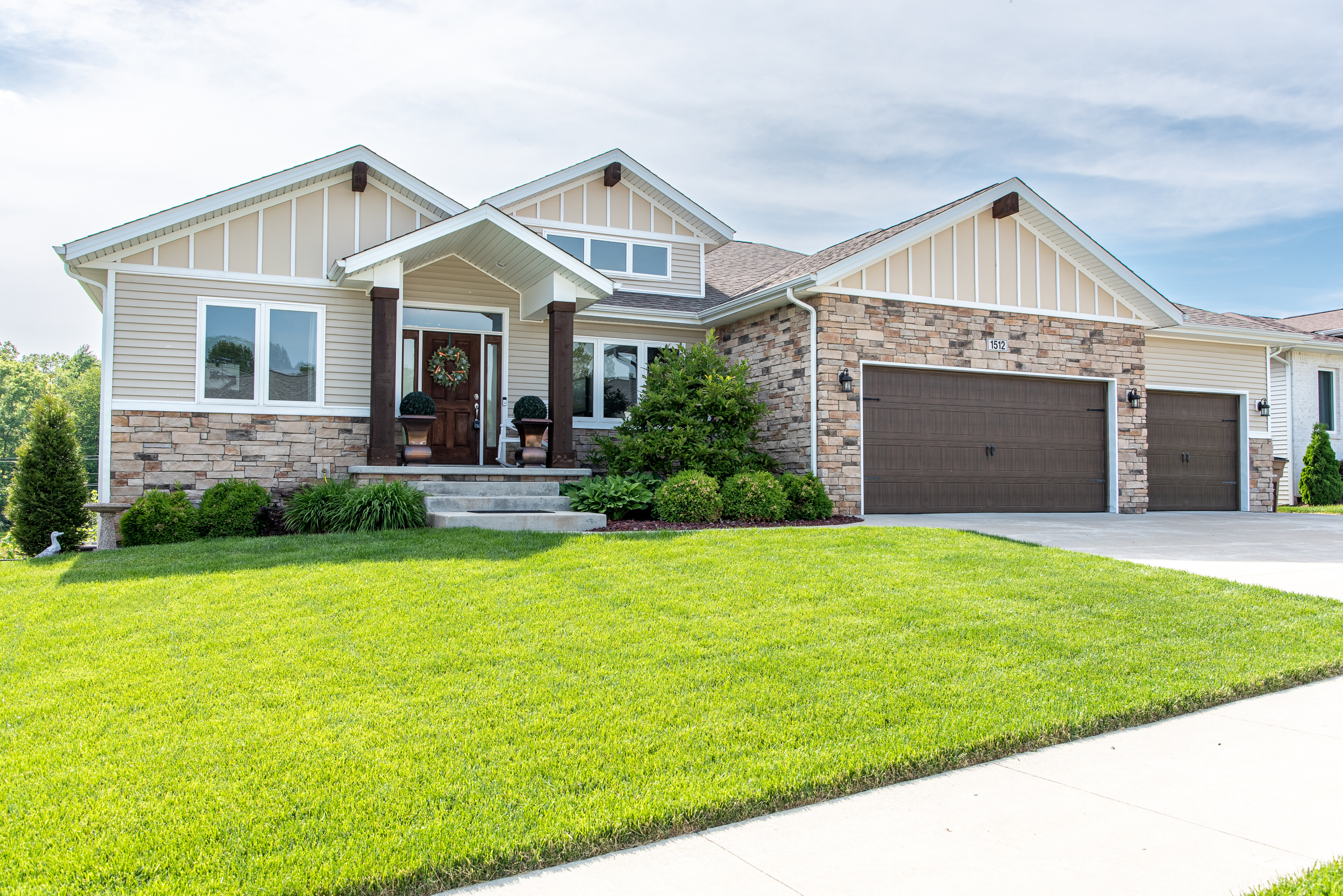 1512 Maple Ridge Court Columbus, IN 47201 - Photo 1 of 33 Gallery Image 1