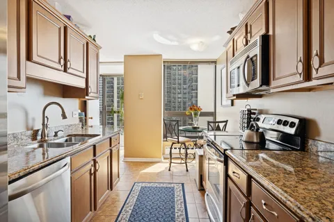 $599,500 | 360 East Randolph Street, Unit 1208, Chicago, IL 60601