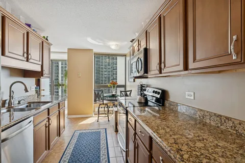 $599,500 | 360 East Randolph Street, Unit 1208, Chicago, IL 60601