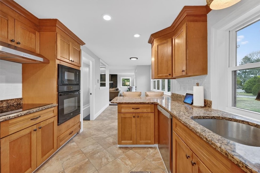 3 Set N Sun Drive Scituate, RI 02831 - Photo 27 of 46