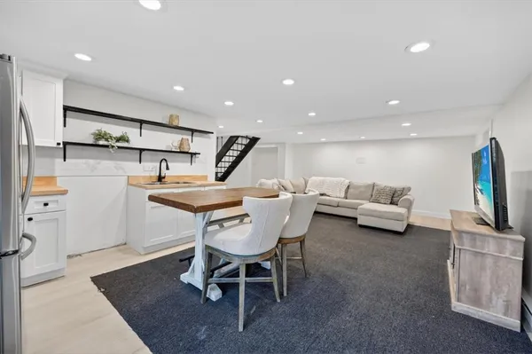 $729,900 | 3 Set N Sun Drive, Scituate, RI 02831