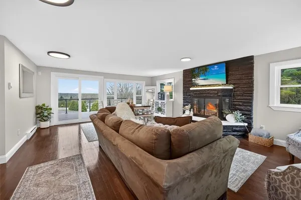 $729,900 | 3 Set N Sun Drive, Scituate, RI 02831