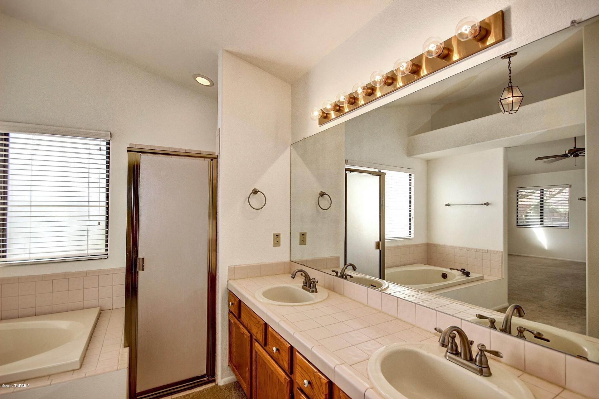 39 Marble Canyon Road Oro Valley, AZ 85755 - Photo 17 of 28