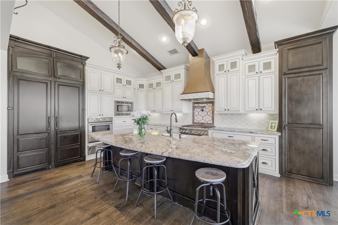 448 Champlain Street Victoria, TX 77905 - Photo 14 of 48 Kitchen