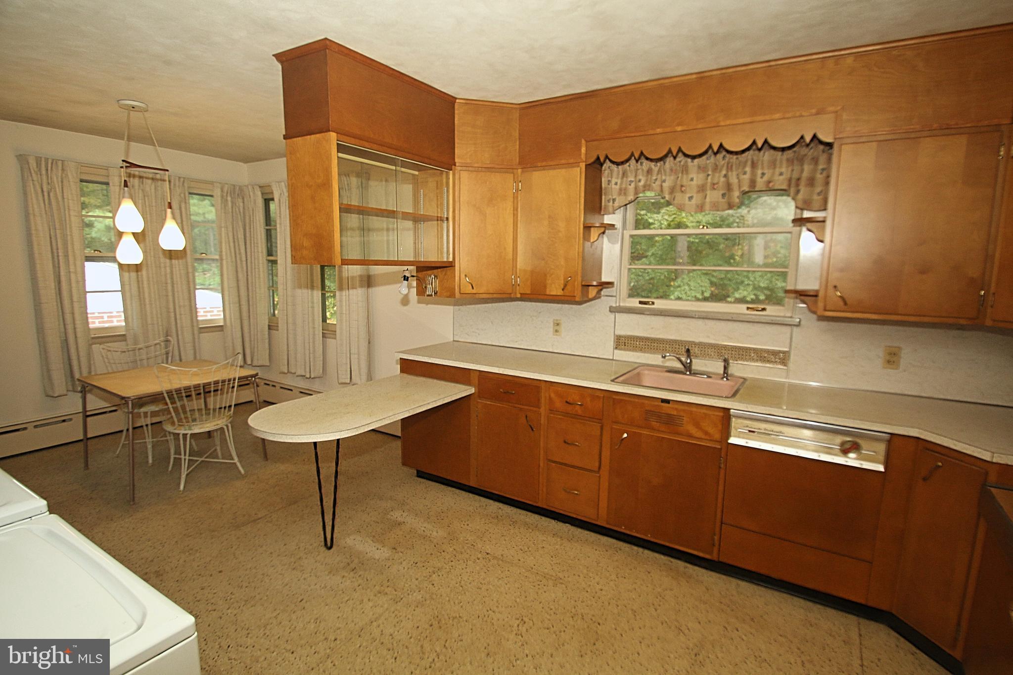 1348 Sheep Hill Road Pottstown, PA 19465 - Photo 6 of 21 Gallery Image 6