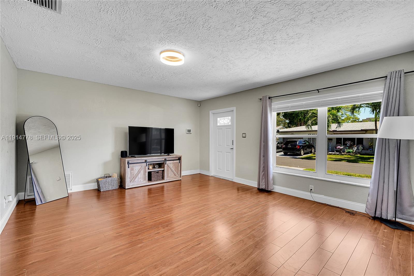 6001 Northwest 66th Terrace Tamarac, FL 33321 - Photo 4 of 30