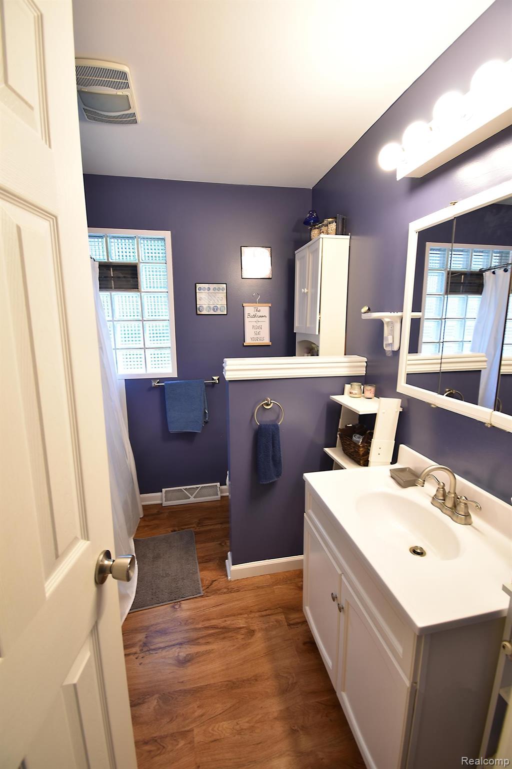4281 East Stanley Road Mount Morris, MI 48458 - Photo 10 of 11 Full Bathroom