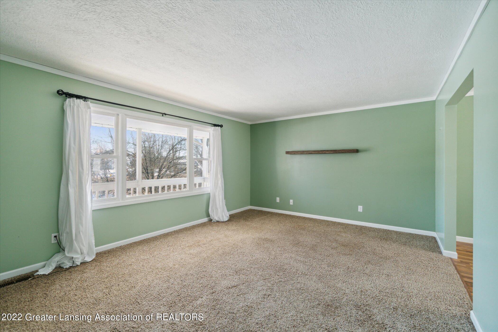 960 Tuttle Road Mason, MI 48854 - Photo 10 of 48 04-960-Tuttle-Rd-Mason-MI-48854-WindowSt