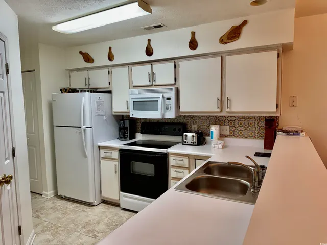 $275,000 | 366 Pinehurst Lane, Unit 13I, Pawleys Island, SC 29585